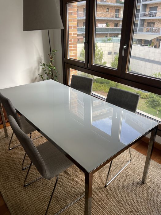 Mesa + Cadeiras + Tapete IKEA