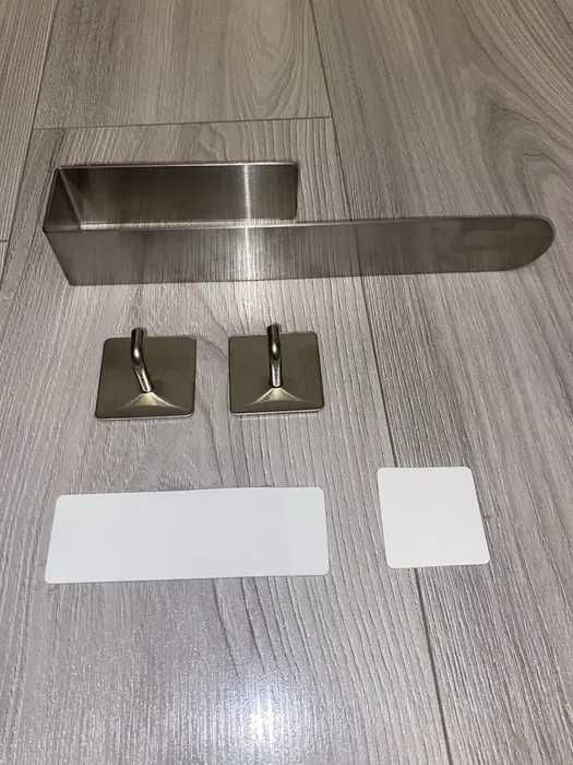 Samoprzylepne uchwyty łazienkowe