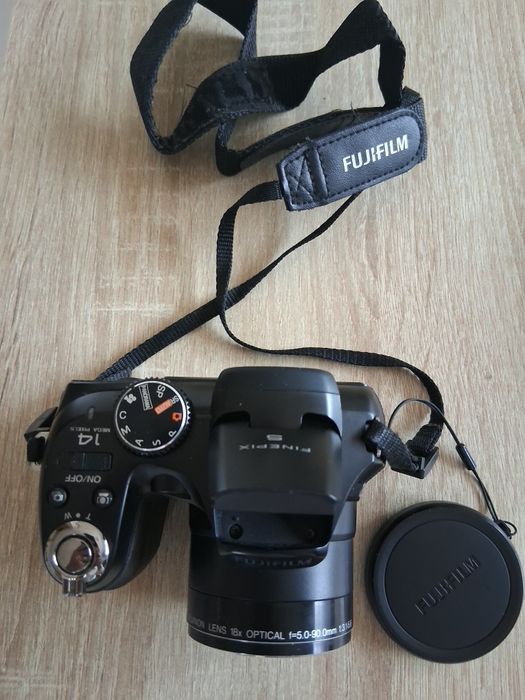 Câmara digital Fugifilm , 18 x optical zoom - 14 MP