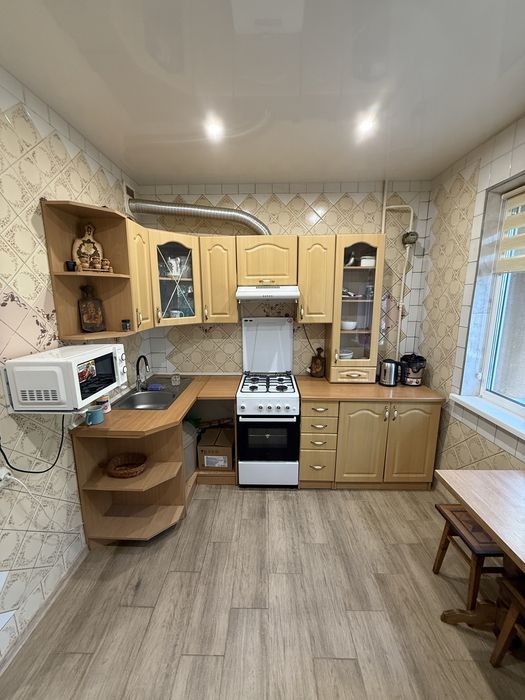Продам 3к в Бородянці, центр міста 73м2, балкон