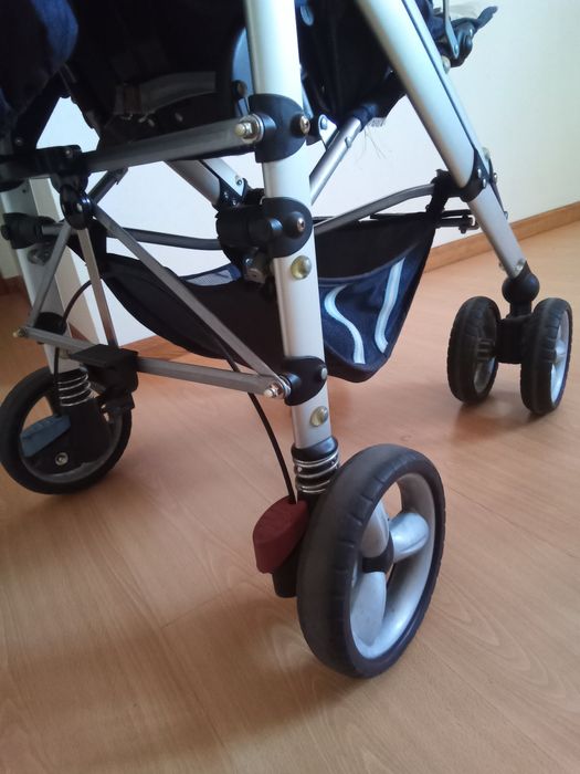 Infantia carrinho de bebê, tudo funciona