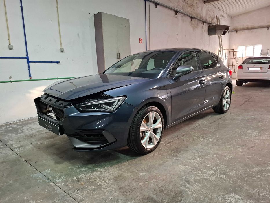 SEAT Leon 1.5 TSI e-Hybrid Plug-In FR DSG (204CV) Apenas 37 Mil kms Nacional de 2025 COM IVA DEUTIVEL INCLUIDO (LER DESCRIÇAO)