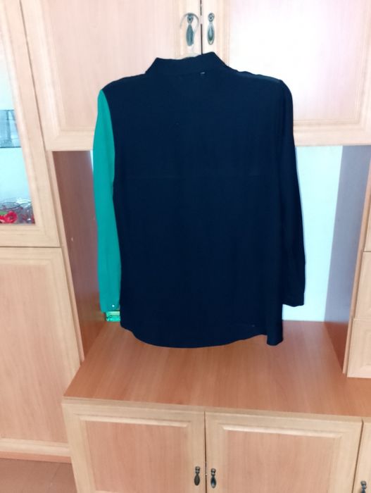 Блуза , дуже гарна,в ідеальному стані,на вигляд як нова.