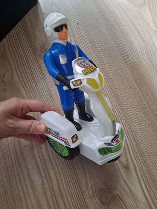 Zabawka grajaca i jezdzaca