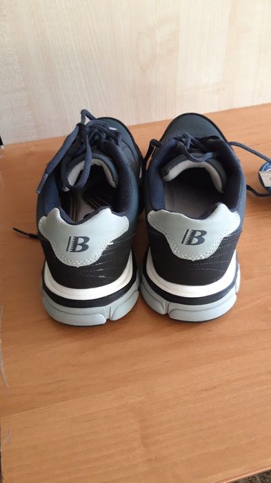 Нові кросівки, туфлі, черевики чоловічі, фірма Bona, розмір 41