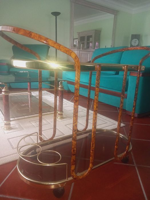 Carrinho de bebidas vidro e ferro