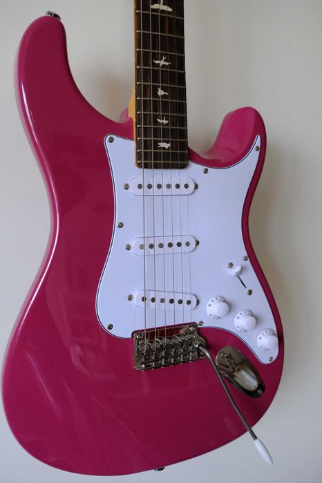 Guitarra PRS Silver Sky SE Dragon Fruit