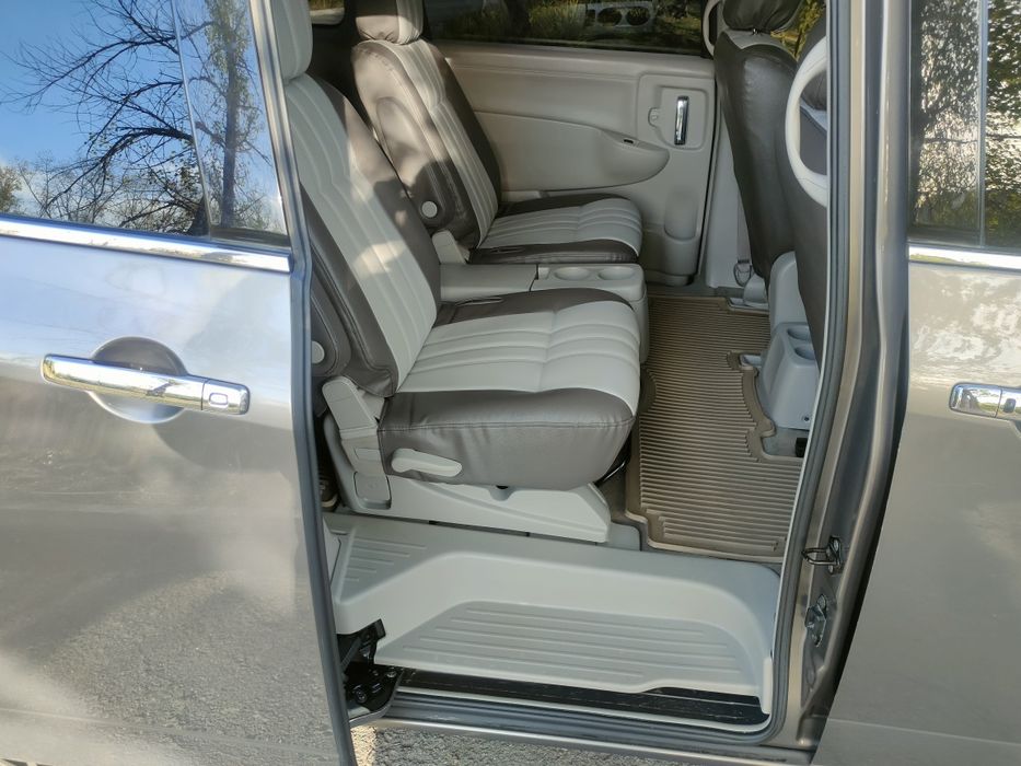 Продам 7-містний мінівен Nissan Quest 2017р.3.5 бензин