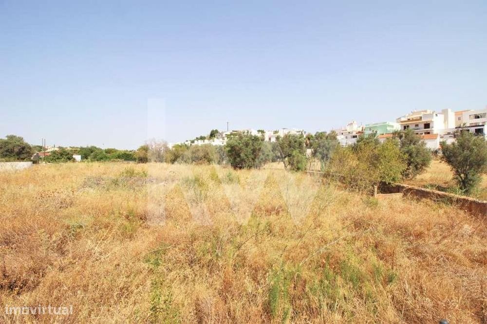 Excelente oportunidade de negócio na EN 125, Guia, Albufeira!