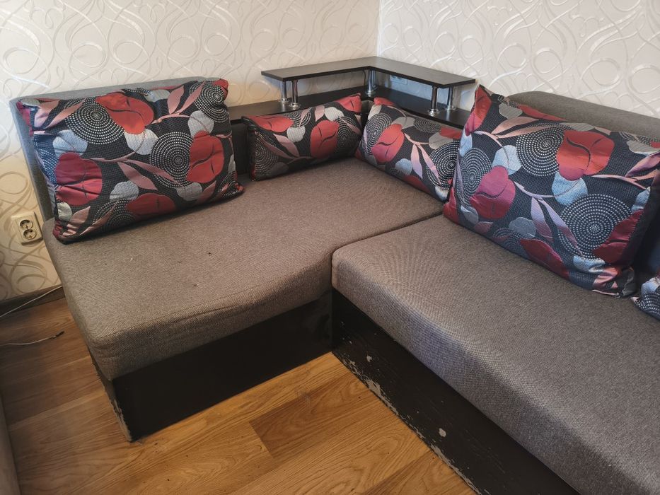 Уголок, куточок, диван