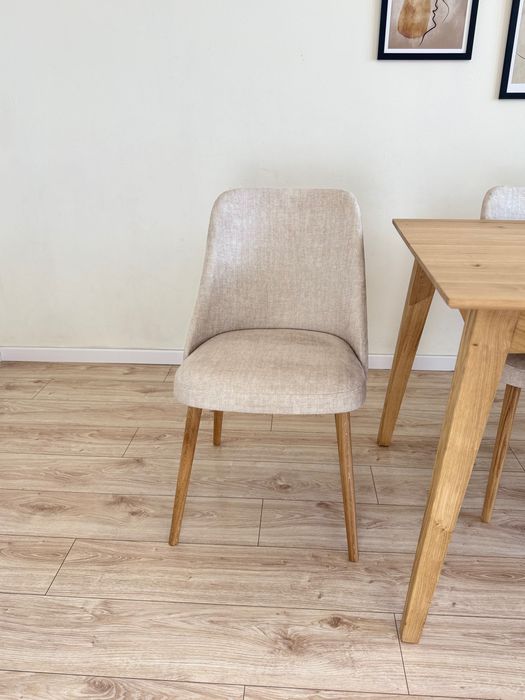Krzesło dębowe tapicerowane-dostępne od ręki