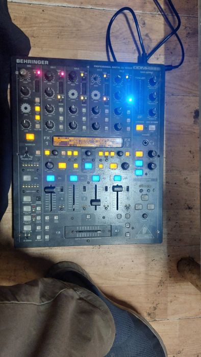 Behringer DDM-4000