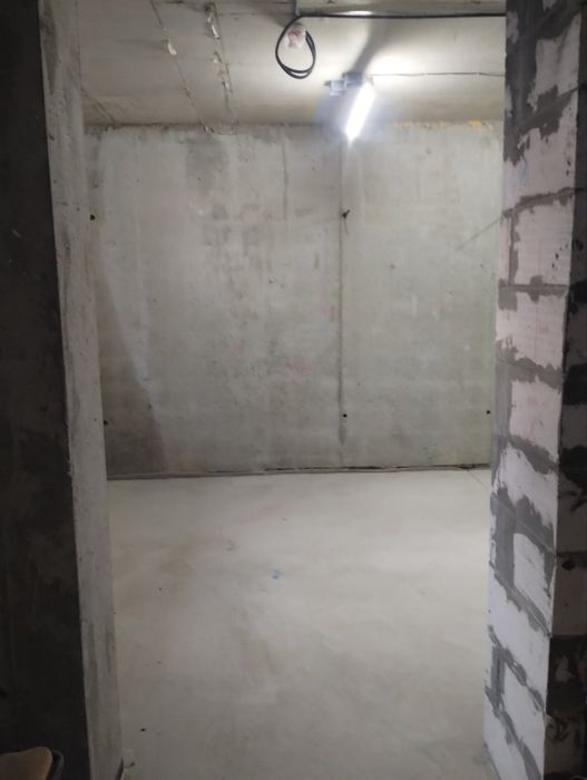 Ликвид!  "Реал Парк" Продам нежилое помещение 90 кв.м. Цоколь с окнами