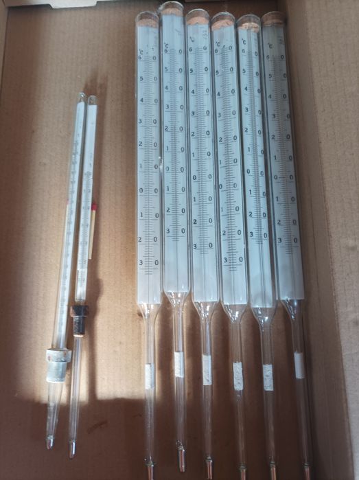 Термометр ртутный лабораторный,стеклянный