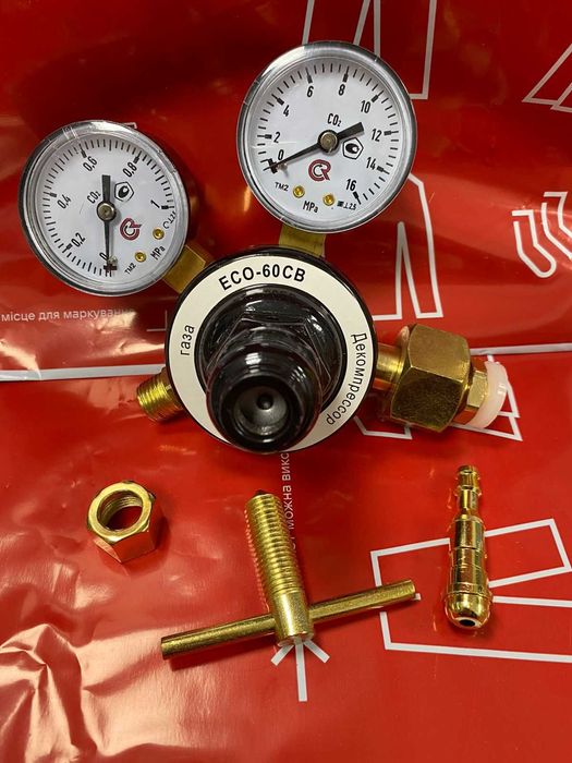 Редуктор сварочный, баллонный с двумя манометрами