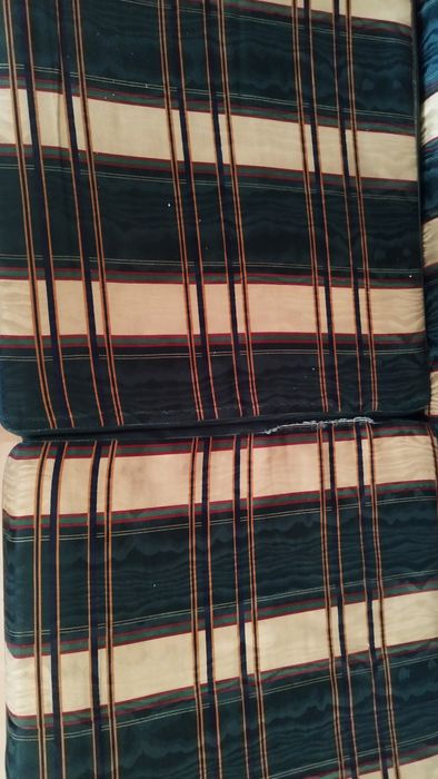 Sofá cama estampado verde bege