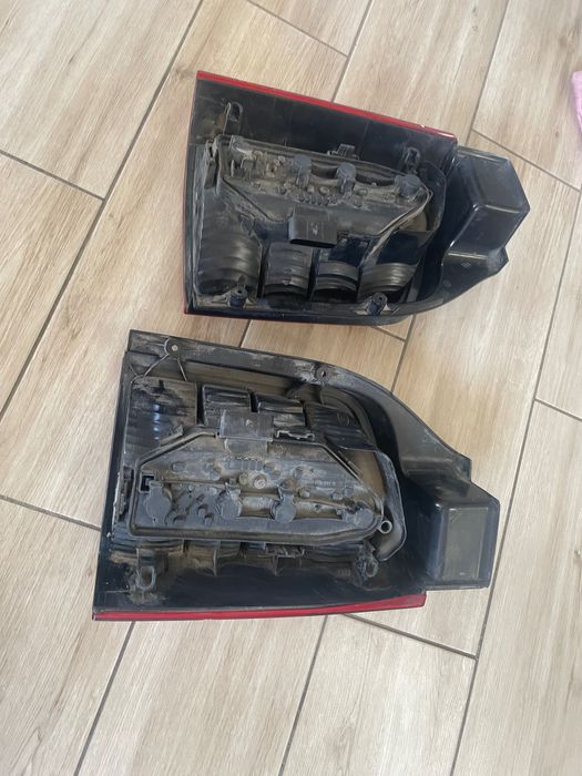 Lampy tylne lift VW T5