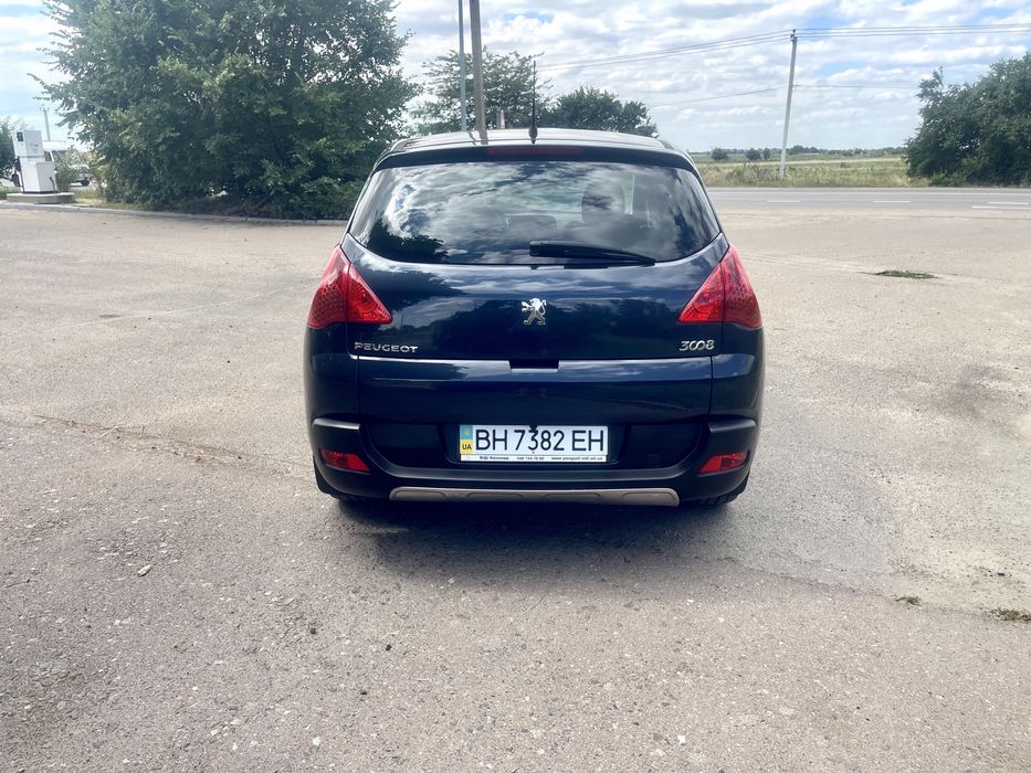 Продам Пежо 3008 2012г. Автомат