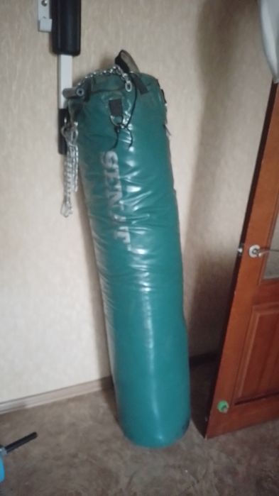 Продам боксерскую грушу