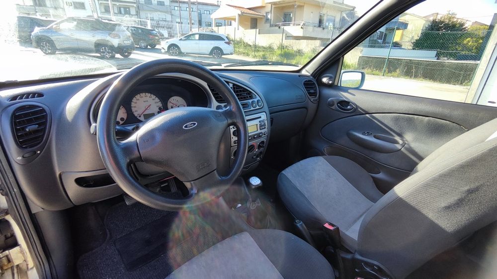 Ford fiesta 1.8 tddi
