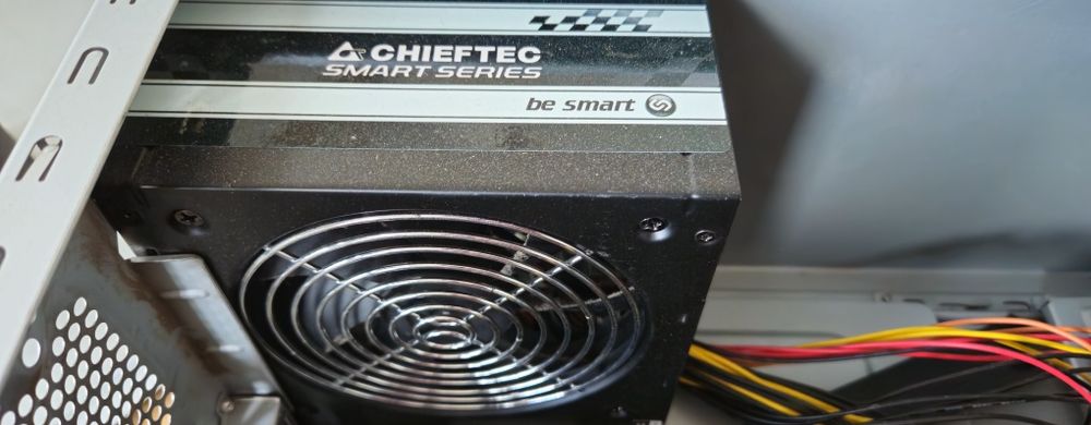 Блок живлення Chieftec 700w