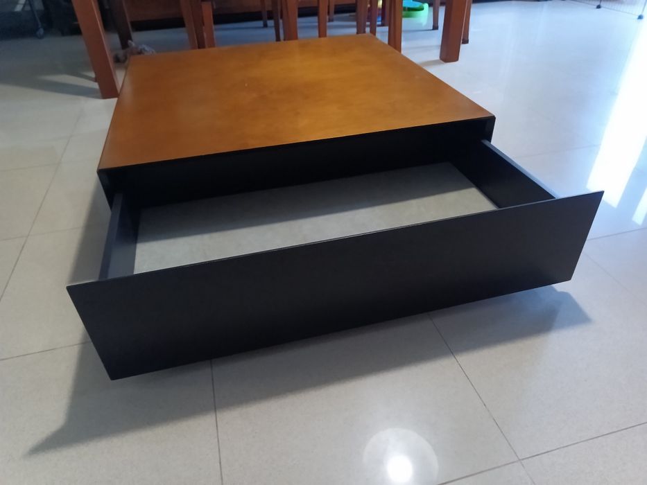 Mesa de centro com arrumação