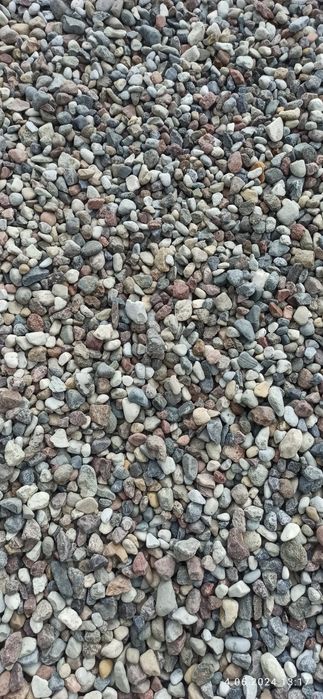 Otoczaki kamień drenarski ziemia ogrodowa