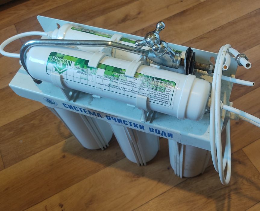Система обратного осмоса с насосом, в хорошем состоянии