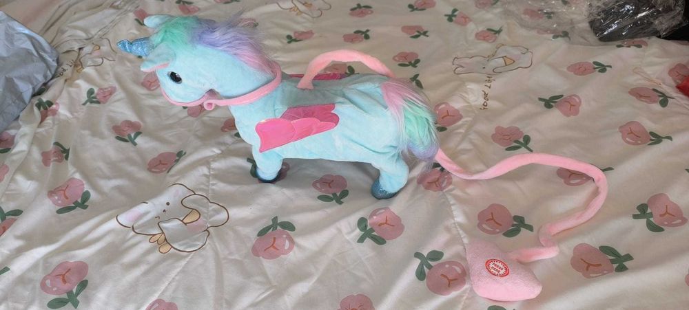 Brinquedos, disfarces e outros artigos para criança - para venda em conjunto ou individualmente