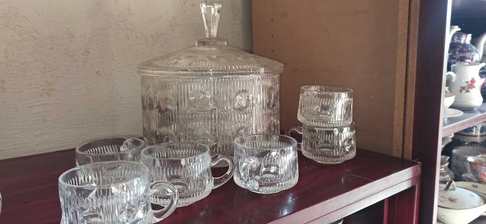 waza kryształowa 12 kubków