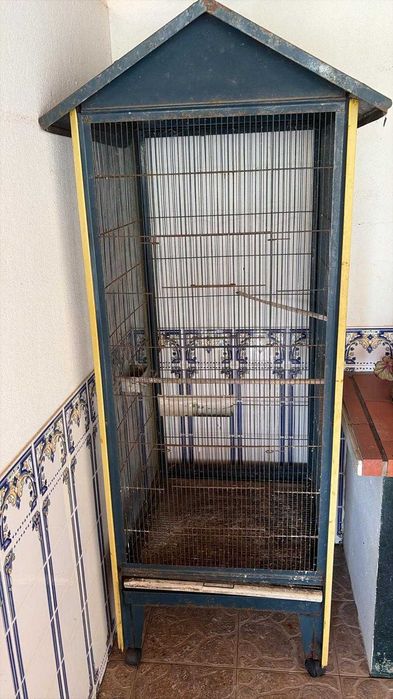 Gaiola para pássaros grande com rodas
