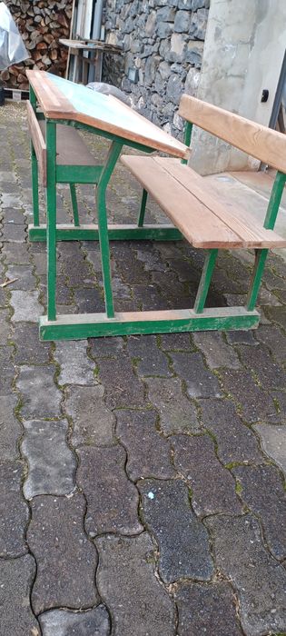 Mesa de escola primária antiga