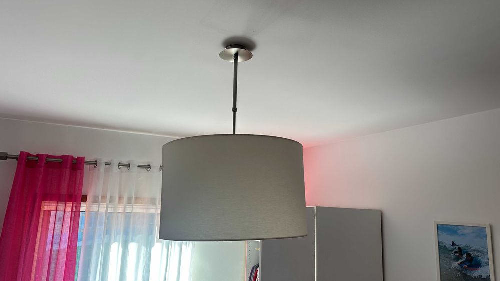 Candeeiro tecto abajur suporte em metal.
