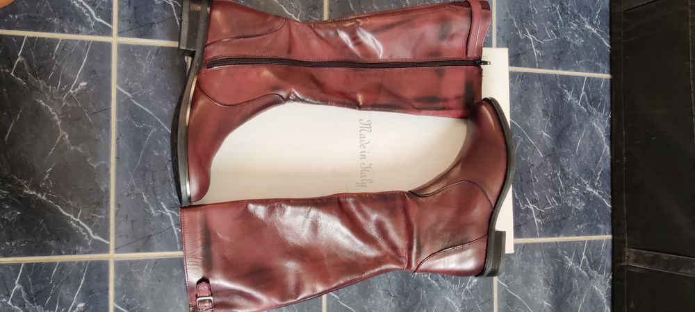 Чоботи жіночі шкіряні