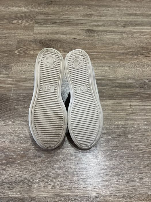 Ugg оригинал 41 размер.  Кроссовки