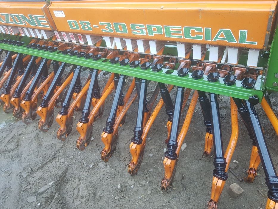 Siewnik Amazone d 8 special z Niemiec 3m