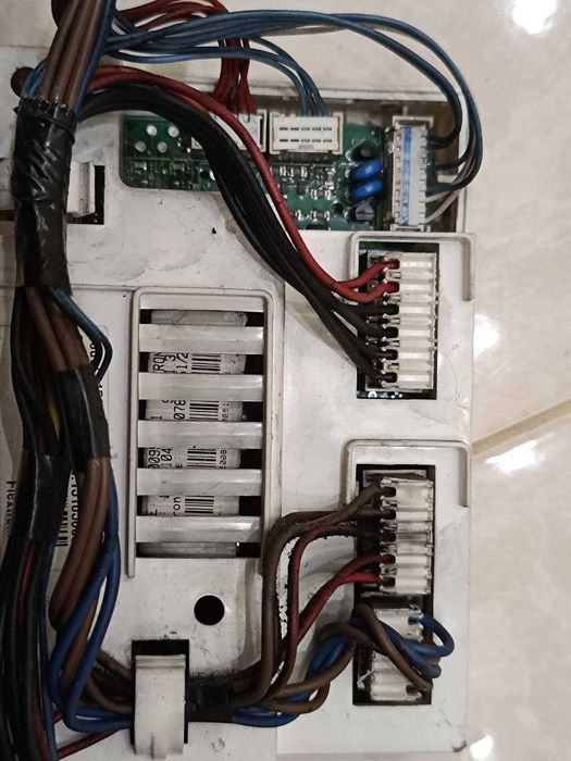 Запчасти стиральной машинки Indesit iwsd 61051ua, разборка