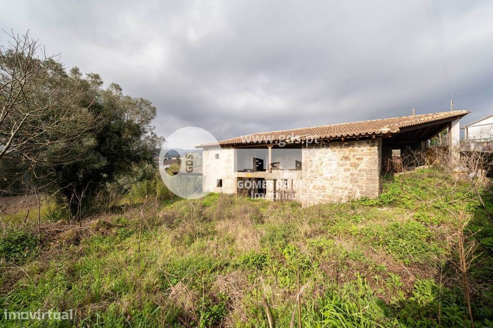 Moradia para recuperar / Ruína em Vilarinho (Vila Verde)