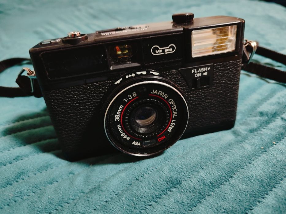 Stary aparat analogowy Vintage .Gratka dla miłośników fotografii