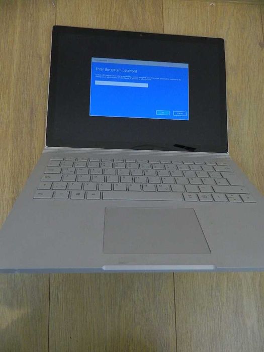 Microsoft Surface Book 2 model 1703