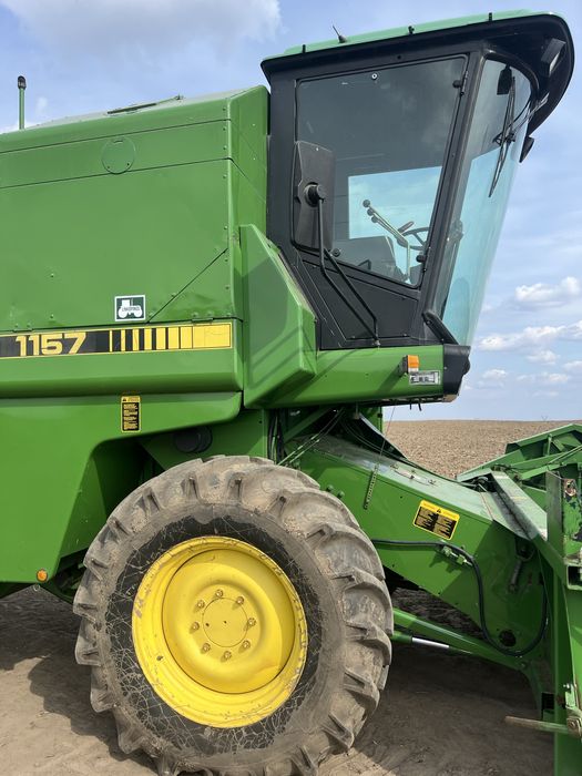 Свіжопривезений комбайн JOHN DEERE 1157 жатка Шумахер