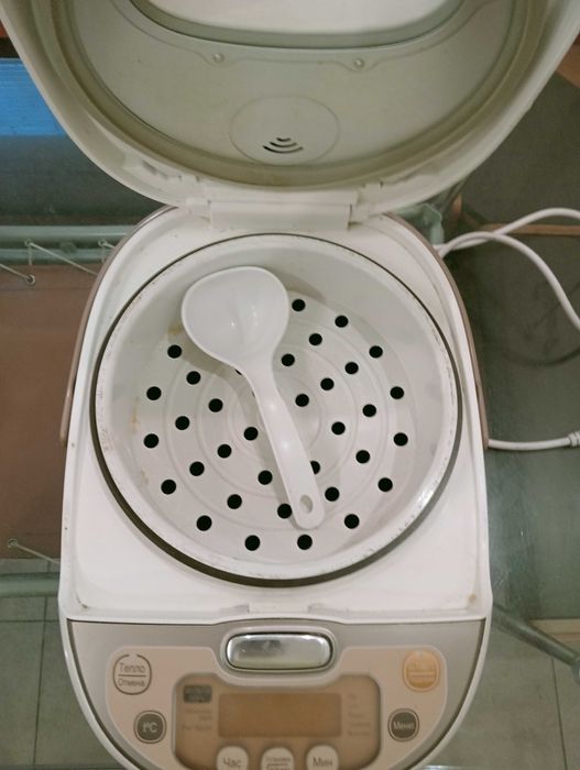 Мультиварка REDMOND