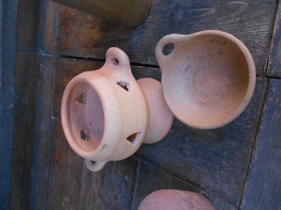 Pote botijas garrafas fogareiro incensario barro terracota antigo