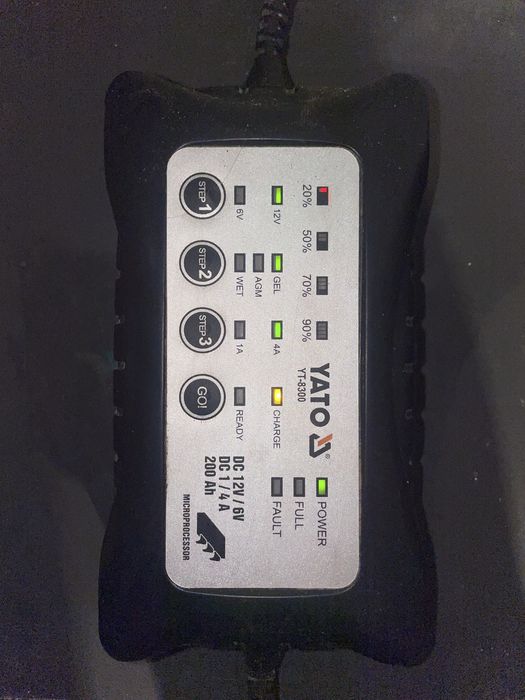 Prostownik automatyczny YATO YT-8300 6V/12V 1A/4A do akumulatorów