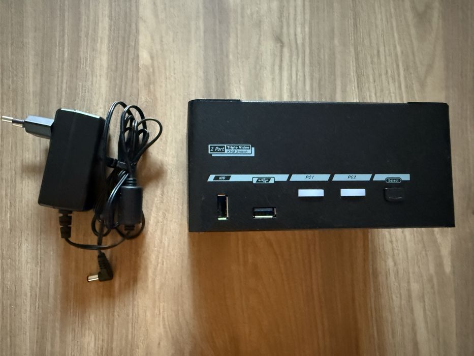 KVM Switch 2 Port Triple video