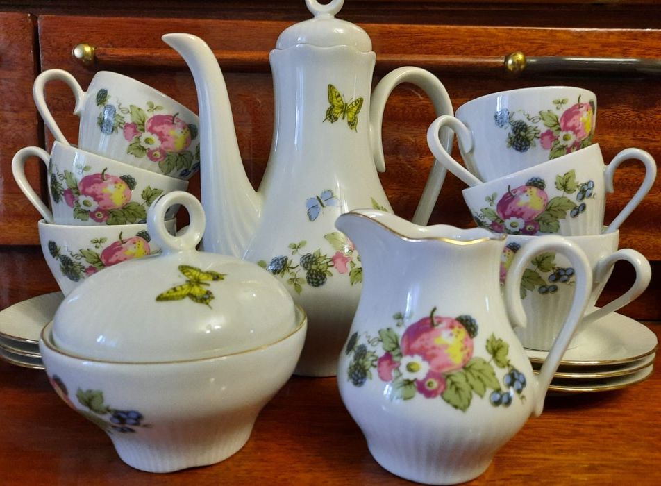 Сервіз НДР 1400грн