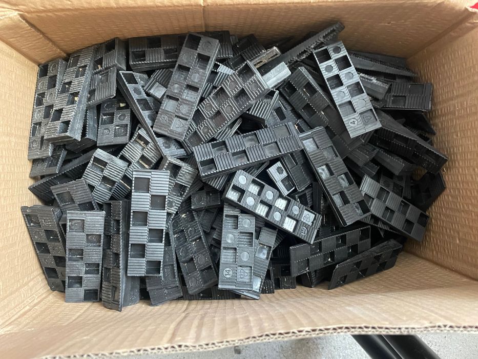 Kliny montażowe w rozmiarze S  - 14x29x95 mm