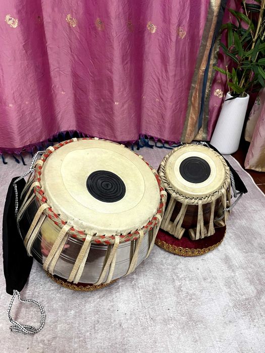 Vendo tabla (instrumento musical indiano)