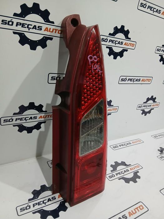 FAROLIM DIREITO BRANCA PEUGEOT PARTNER II 1.6HDI ANO: 2013