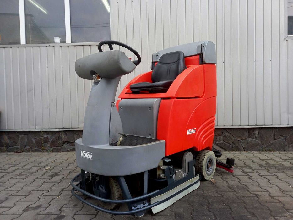 Profesjonalna szorowarka Hako B 750 R 700 h Głowica rolkowa WB 700